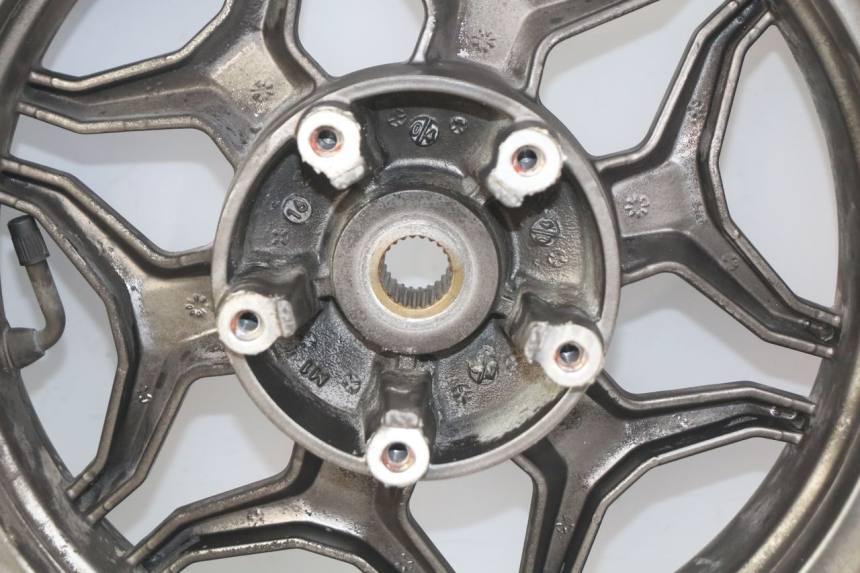 photo de REAR WHEEL RIM KYMCO X-TOWN XTOWN 125 (2016 - 2021) - Detailed visual inspection