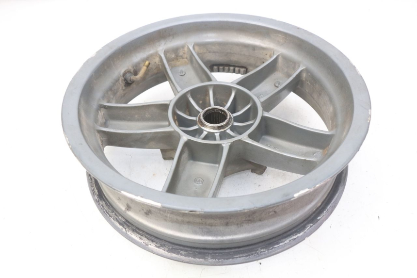 photo de REAR WHEEL PIAGGIO X7 125 (2007 - 2013) - Zoom on usage condition