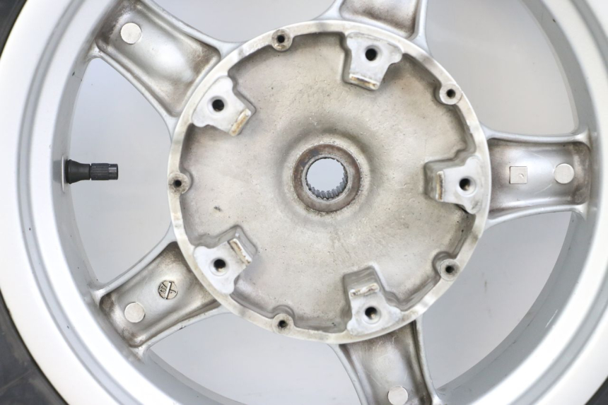 photo de REAR RIM KYMCO XCITING 250 (2006 - 2009) - High-resolution close-up