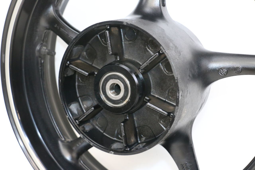 photo de REAR RIM YAMAHA XJ6 ABS 600 (2008 - 2016) - Surface and material condition