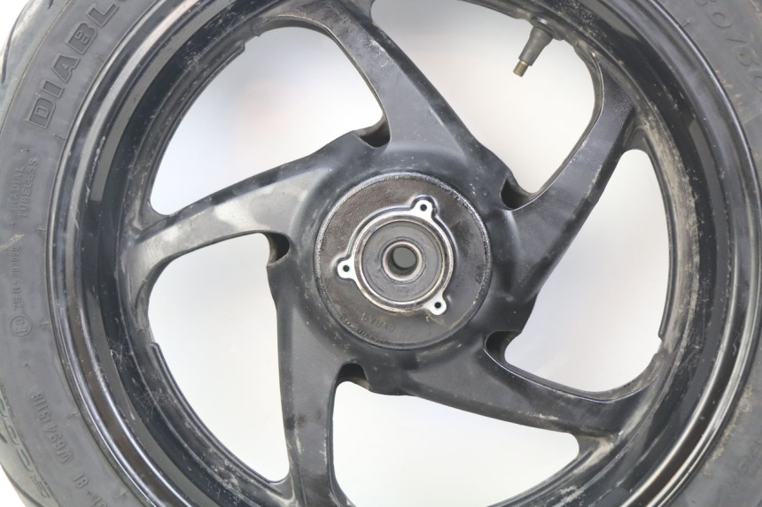 photo de REAR WHEEL RIM YAMAHA XP T-MAX TMAX ABS 500 (2004 - 2007) - Zoom on usage condition