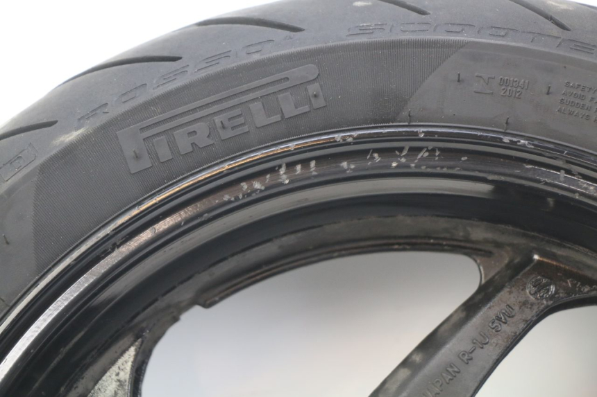 photo de REAR WHEEL RIM YAMAHA XP T-MAX TMAX ABS 500 (2004 - 2007) - Surface and material condition