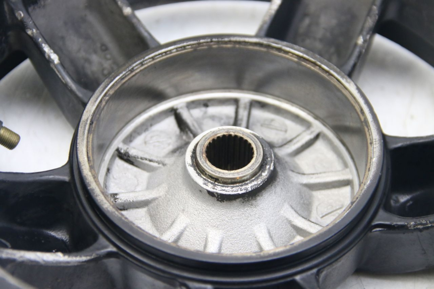 photo de REAR WHEEL RIM PIAGGIO ZIP 2T 50 (2009 - 2019) - Distinctive features