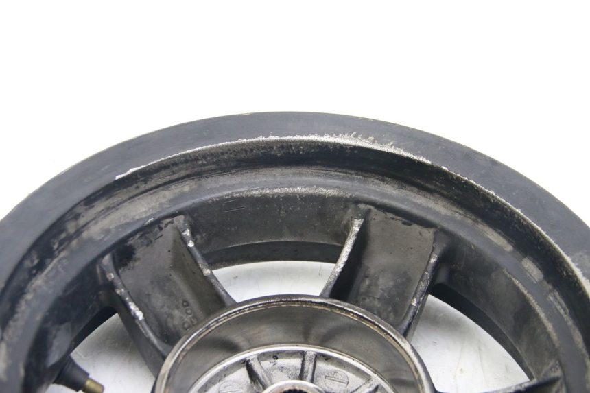 photo de REAR WHEEL RIM PIAGGIO ZIP 2T 50 (2009 - 2019) - High-resolution close-up