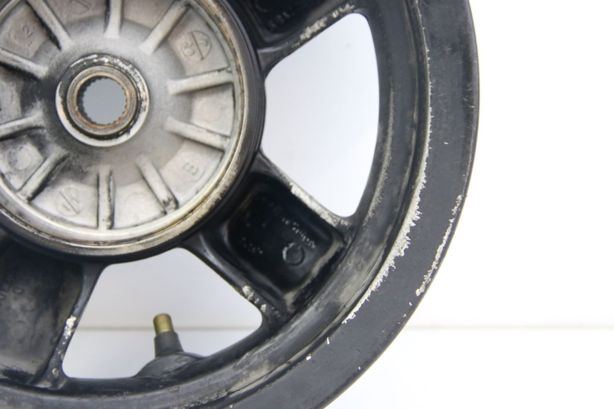 photo de REAR WHEEL RIM PIAGGIO ZIP 2T 50 (2009 - 2019) - Alternative perspective