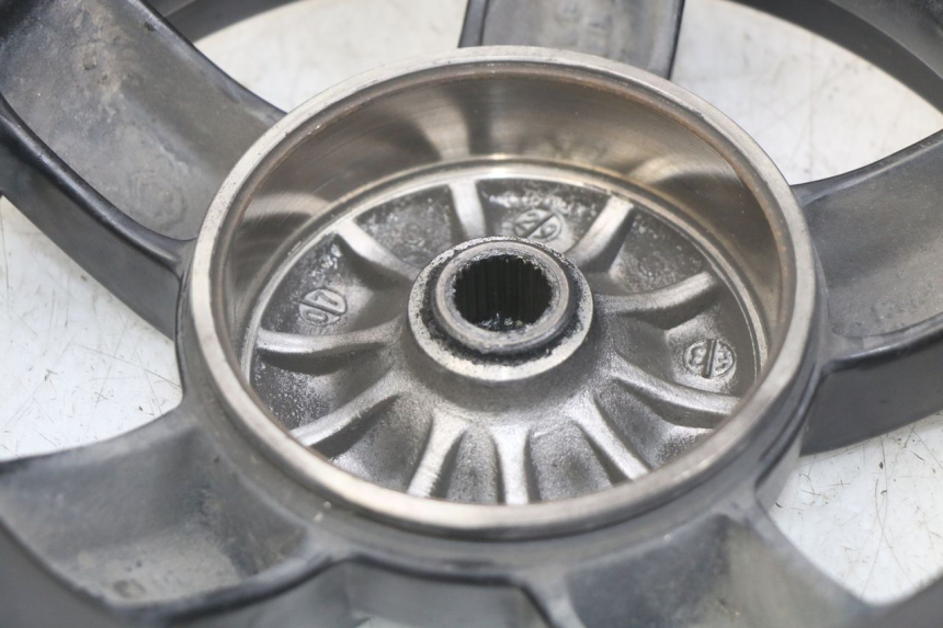 photo de REAR WHEEL RIM PIAGGIO ZIP 4T 50 (2018 - 2020) - Additional view of the item