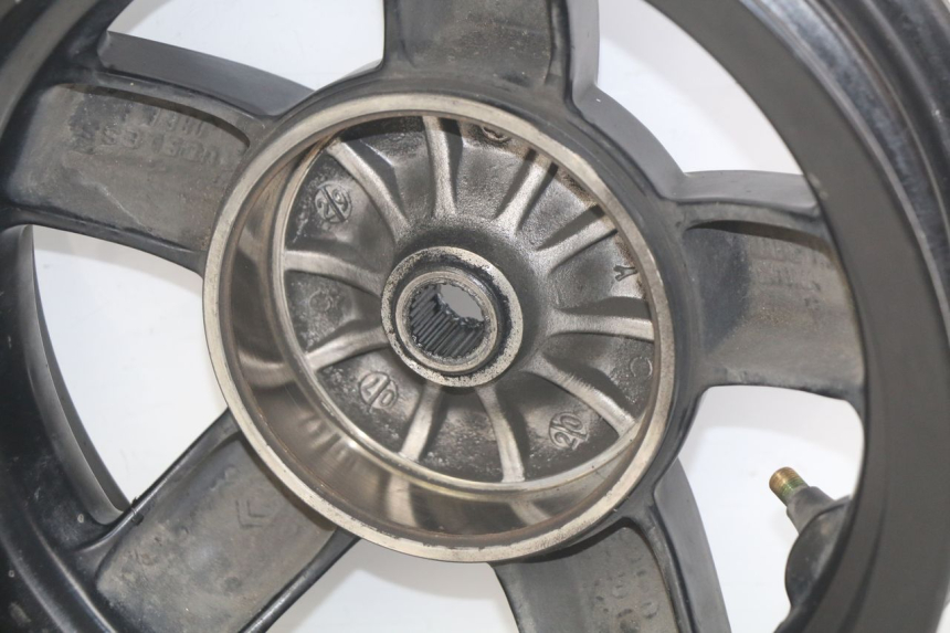 photo de REAR WHEEL RIM PIAGGIO ZIP 4T 50 (2018 - 2020) - Technical close-up