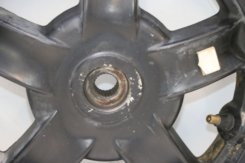 photo de REAR WHEEL RIM PIAGGIO ZIP 4T 50 (2018 - 2020) - Alternative perspective