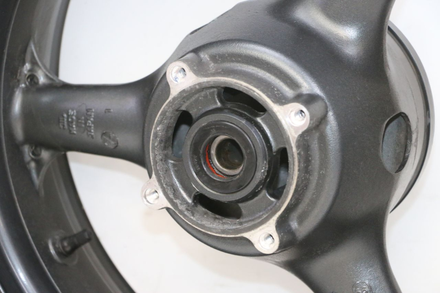 photo de REAR RIM KAWASAKI ZR 7 750 (1999 - 2004) - Focus on structure