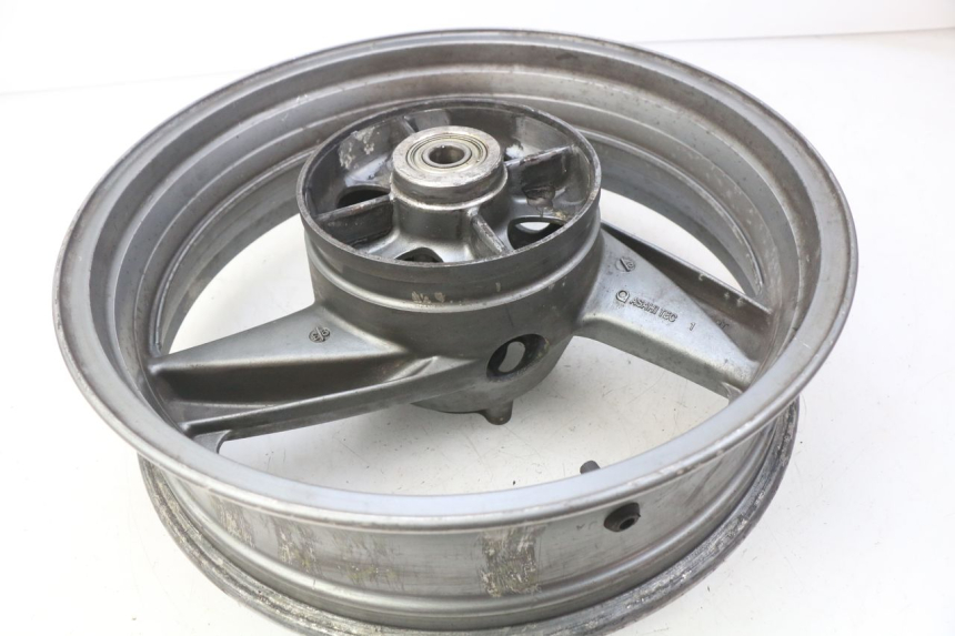 photo de REAR WHEEL RIM KAWASAKI ZZR 600 (1995 - 2004) - Additional view of the item