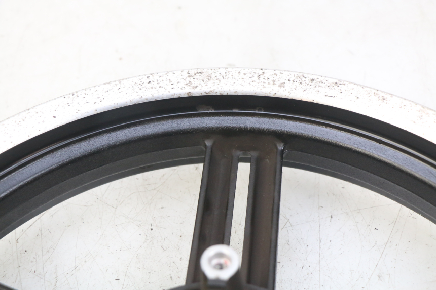 photo de FRONT WHEEL RIM KYMCO AGILITY 16+ 4T 50 (2018 - 2023) - Alternative perspective