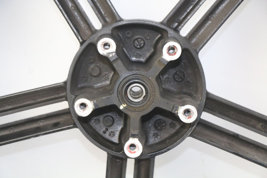 photo de FRONT WHEEL RIM KYMCO AGILITY 16+ 4T 50 (2018 - 2023) - Distinctive features