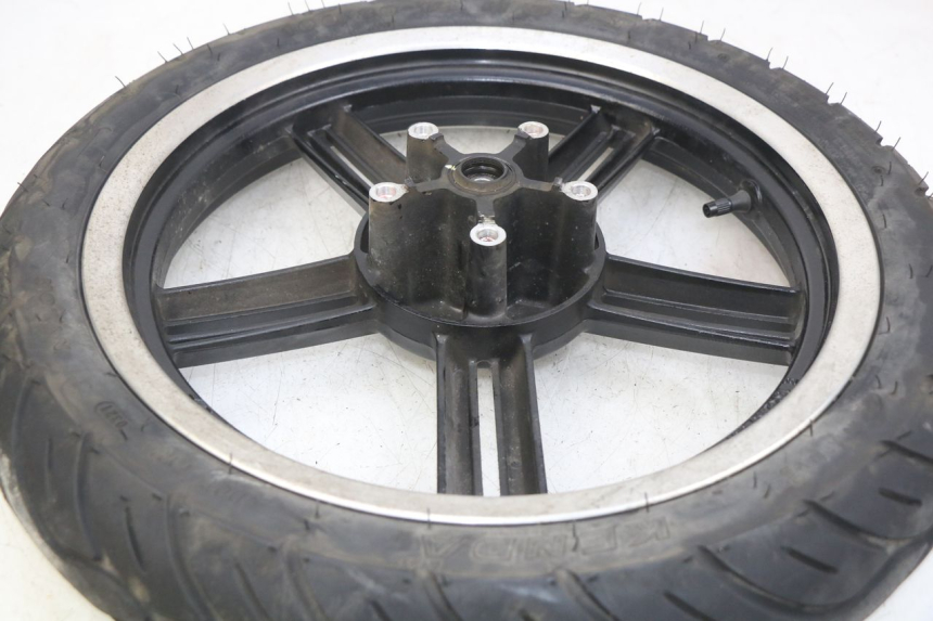 photo de FRONT WHEEL RIM KYMCO AGILITY 16+ 4T 50 (2018 - 2023) - Technical close-up