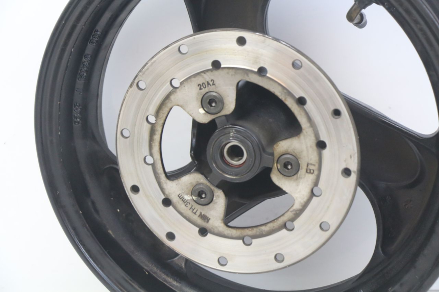 photo de FRONT WHEEL RIM KYMCO AGILITY 4T 50 (2018 - 2022) - Surface and material condition