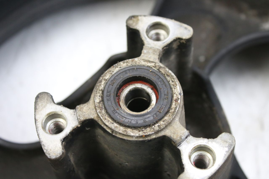 photo de FRONT WHEEL RIM KYMCO AGILITY 4T 50 (2005 - 2018) - Fixing points details