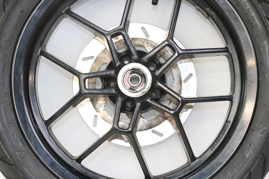 photo de FRONT RIM APRILIA SR MOTARD 50 (2012 - 2018) - High-resolution close-up