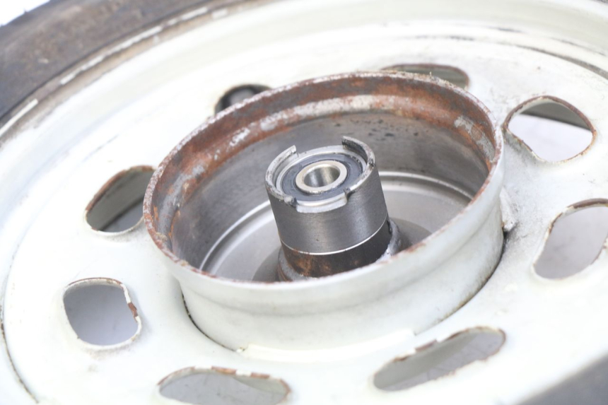 photo de FRONT WHEEL RIM TAOTAO BEATBOX 2 50 (2005 - 2017) - Component detail