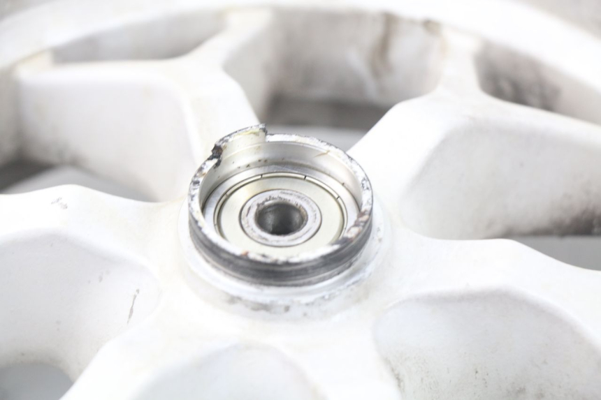 photo de FRONT WHEEL RIM MBK BOOSTER SPIRIT 50 (2004 - 2017) - Fixing points details