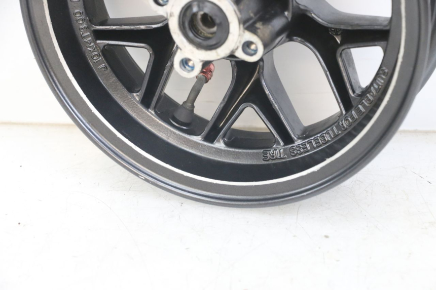 photo de FRONT WHEEL RIM MBK BOOSTER SPIRIT 50 (2004 - 2017) - Technical close-up