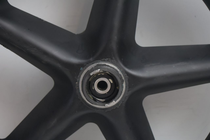photo de FRONT WHEEL RIM MBK BOOSTER SPIRIT 50 (1999 - 2003) - Alternative perspective