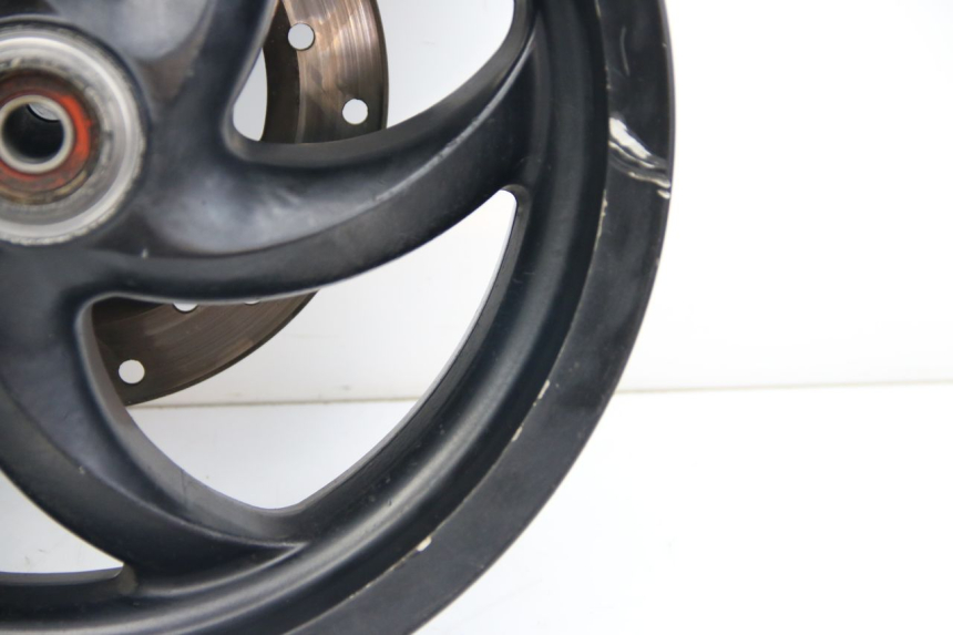 photo de FRONT WHEEL RIM DERBI BOULEVARD 50 (2009 - 2006) - High-resolution close-up