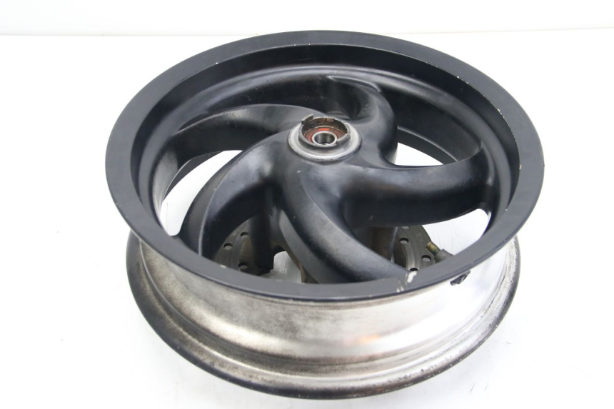 photo de FRONT WHEEL RIM DERBI BOULEVARD 50 (2009 - 2006) - Zoom on usage condition