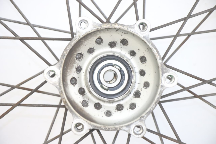 photo de FRONT WHEEL HONDA CA REBEL 125 (1995 - 2001) - Distinctive features