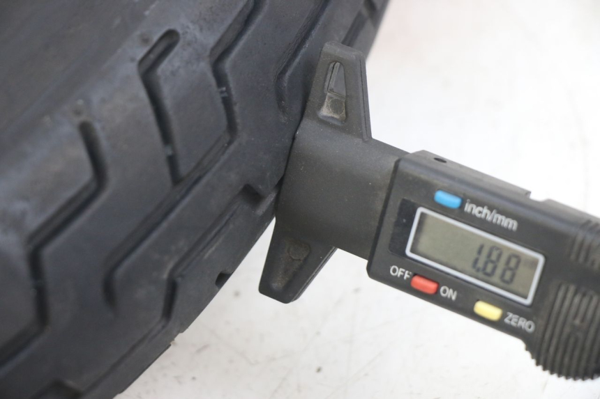 photo de FRONT WHEEL HONDA CA REBEL 125 (1995 - 2001) - Zoom on usage condition