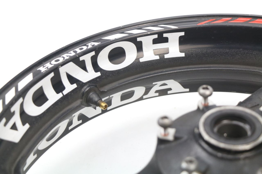 photo de FRONT RIM HONDA CBR 929 RR FIREBLADE 900 (2000 - 2001) - Fixing points details