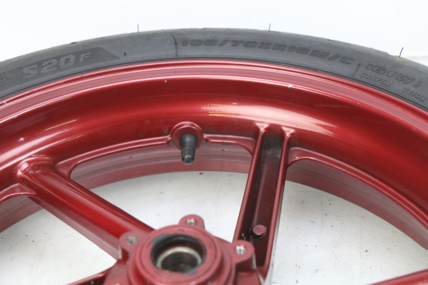 photo de FRONT WHEEL RIM HONDA CBR RR FIREBLADE 900 (1992 - 1994) - Technical close-up