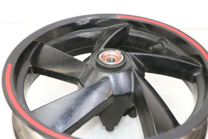 photo de FRONT WHEEL PEUGEOT CITYSTAR 50 (2013 - 2017) - Component zoom