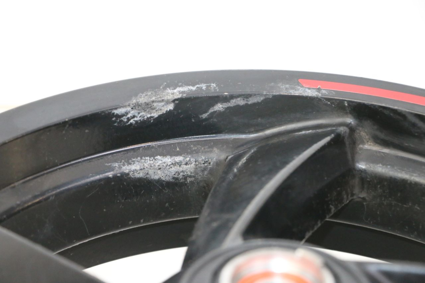 photo de FRONT WHEEL PEUGEOT CITYSTAR 50 (2013 - 2017) - High-resolution close-up