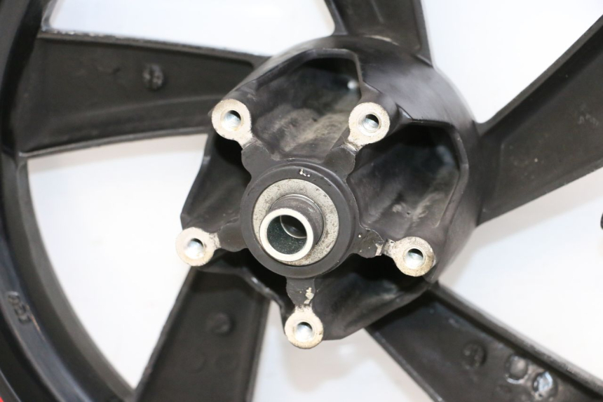 photo de FRONT WHEEL PEUGEOT CITYSTAR 50 (2013 - 2017) - Technical close-up