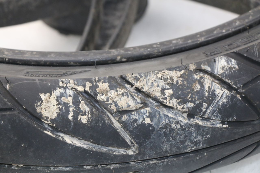 photo de FRONT RIM HYOSUNG COMET GTR 125 (2007 - 2014) - Fixing points details