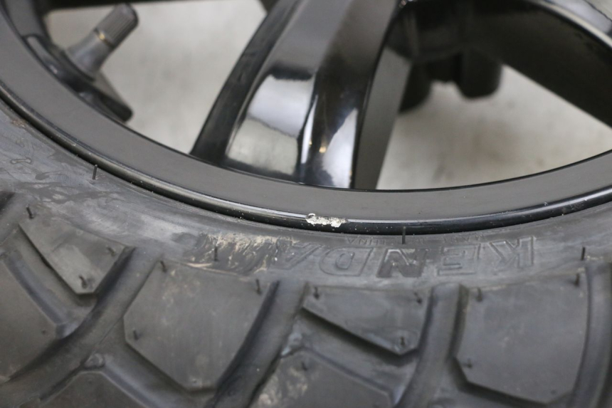 photo de FRONT WHEEL SYM CROX 4T 50 (2016 - 2023) - Zoom on usage condition