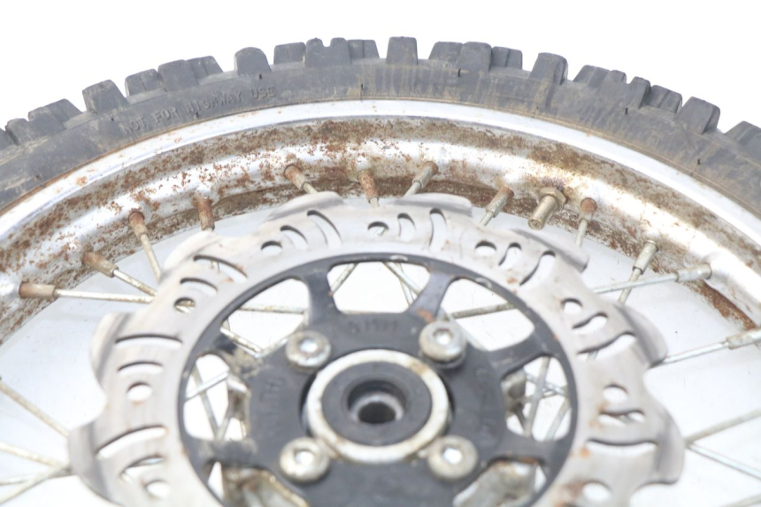 photo de FRONT WHEEL LONCIN DIRT BIKE 125 - Technical close-up