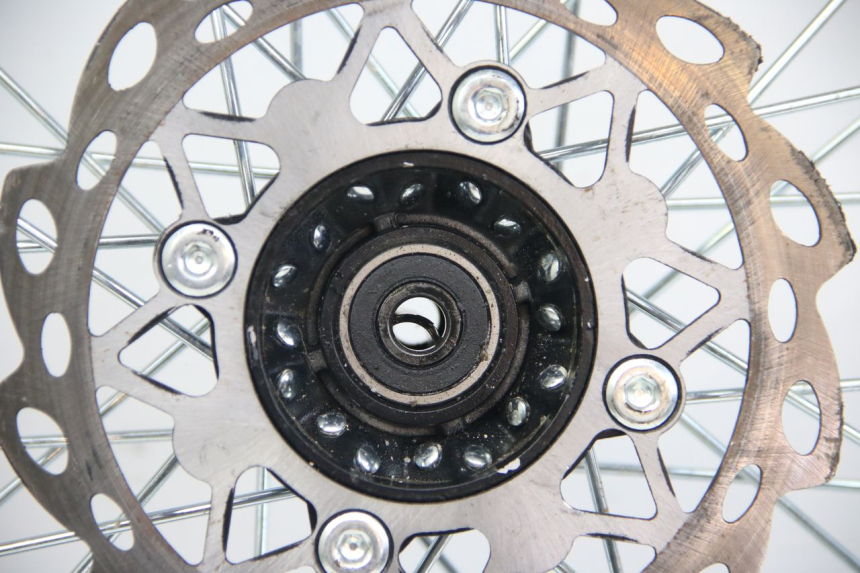 photo de FRONT WHEEL CCR DIRT BIKE 125 - Technical close-up