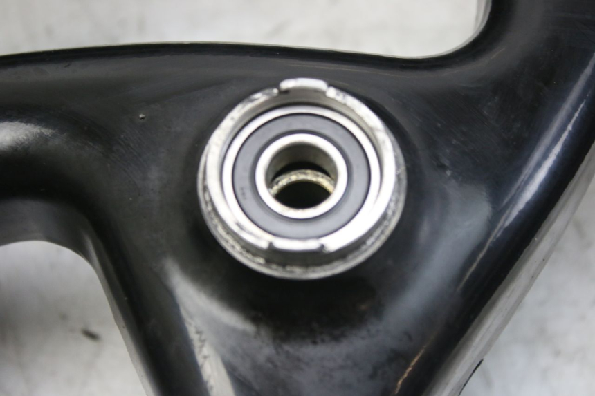 photo de FRONT WHEEL RIM PEUGEOT ELYSTAR 50 (2002 - 2014) - Zoom on usage condition