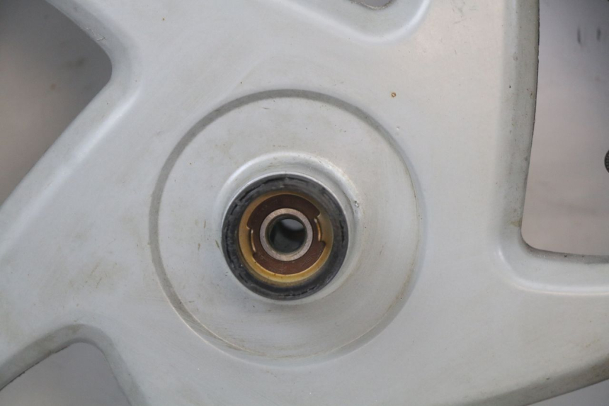 photo de FRONT WHEEL HONDA FES PANTHEON 2T 125 (1998 - 2002) - Alternative perspective