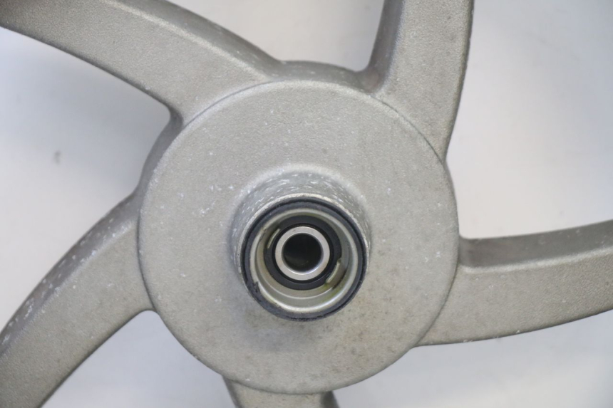 photo de FRONT WHEEL RIM SYM FIDDLE 2 50 (2008 - 2013) - Technical close-up