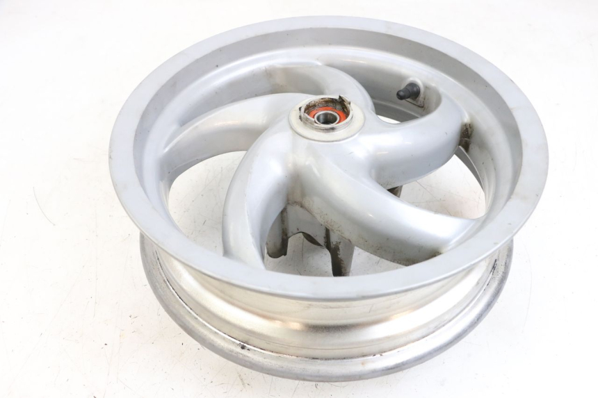 photo de FRONT WHEEL PIAGGIO FLY 2T 50 (2004 - 2017) - High-resolution close-up
