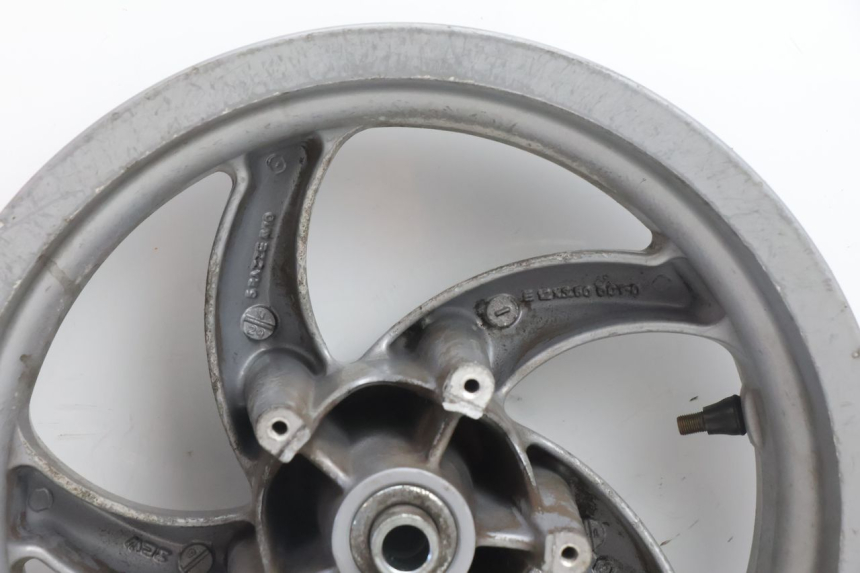 photo de FRONT WHEEL PIAGGIO FLY 2T 50 (2004 - 2017) - High-resolution close-up