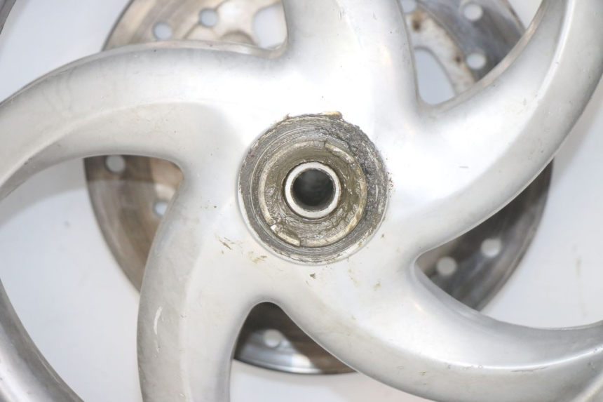 photo de FRONT WHEEL PIAGGIO FLY 125 (2005 - 2012) - Distinctive features