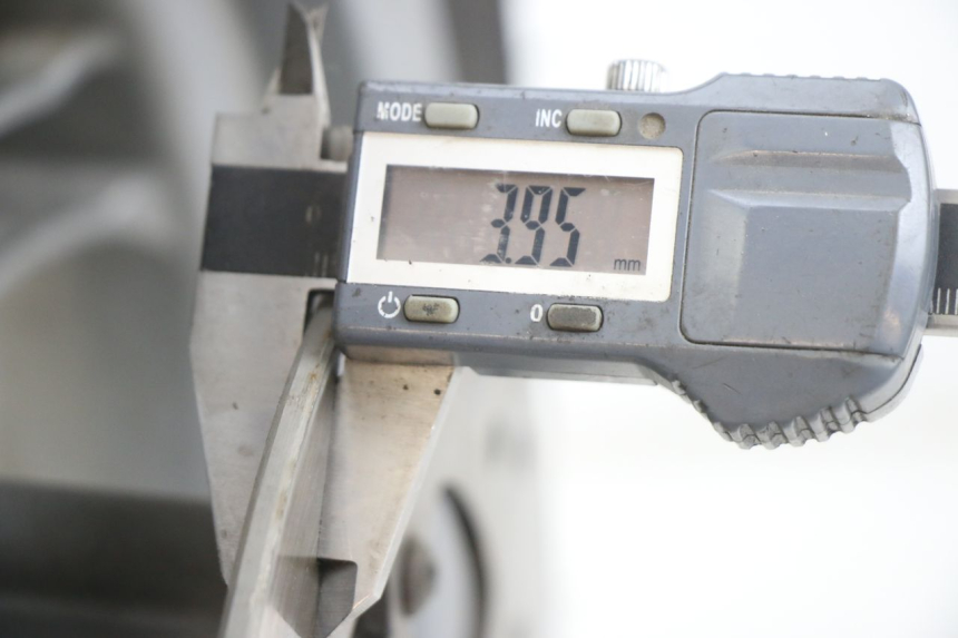 photo de FRONT WHEEL PIAGGIO FLY 125 (2005 - 2012) - Zoom on usage condition