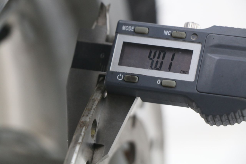 photo de FRONT RIM PIAGGIO FLY IE 125 (2012 - 2017) - Zoom on usage condition