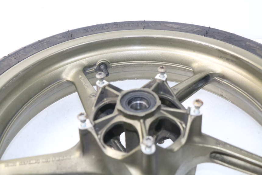photo de FRONT RIM YAMAHA FZ8 800 (2010 - 2016) - Technical close-up