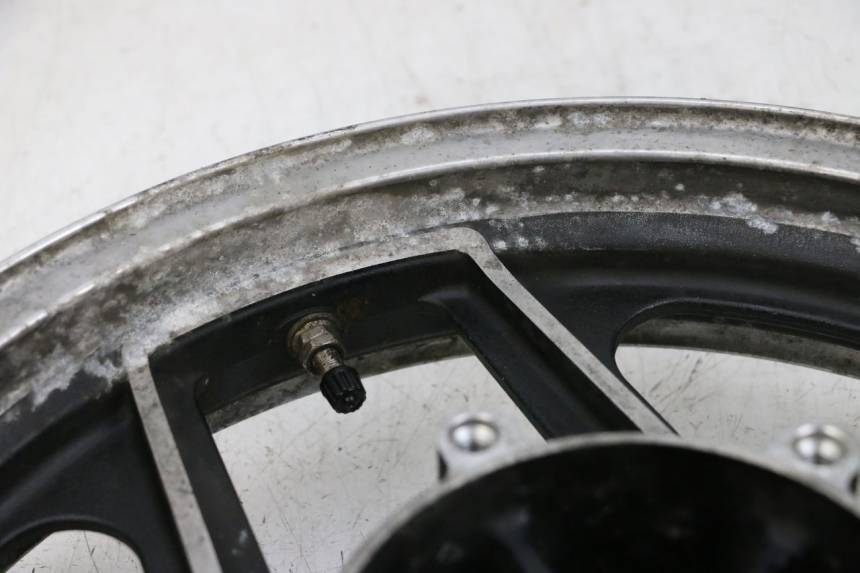 photo de FRONT RIM KAWASAKI GPZ RX 1000 (1986 - 1988) - Technical close-up