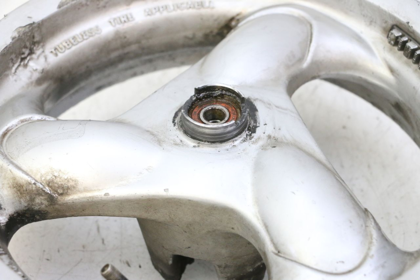 photo de FRONT RIM KYMCO GRAND DINK 125 (2002 - 2007) - High-resolution close-up