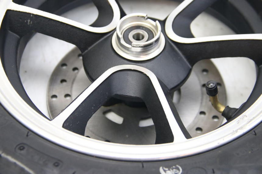 photo de FRONT WHEEL RIM JM MOTORS GT LINE 4T 50 (2021 - 2023) - Fixing points details