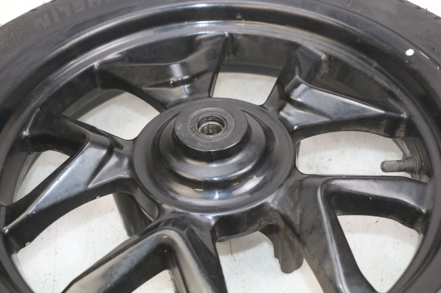 photo de FRONT WHEEL RIM SYM GTS EFI 125 (2012 - 2016) - Alternative perspective